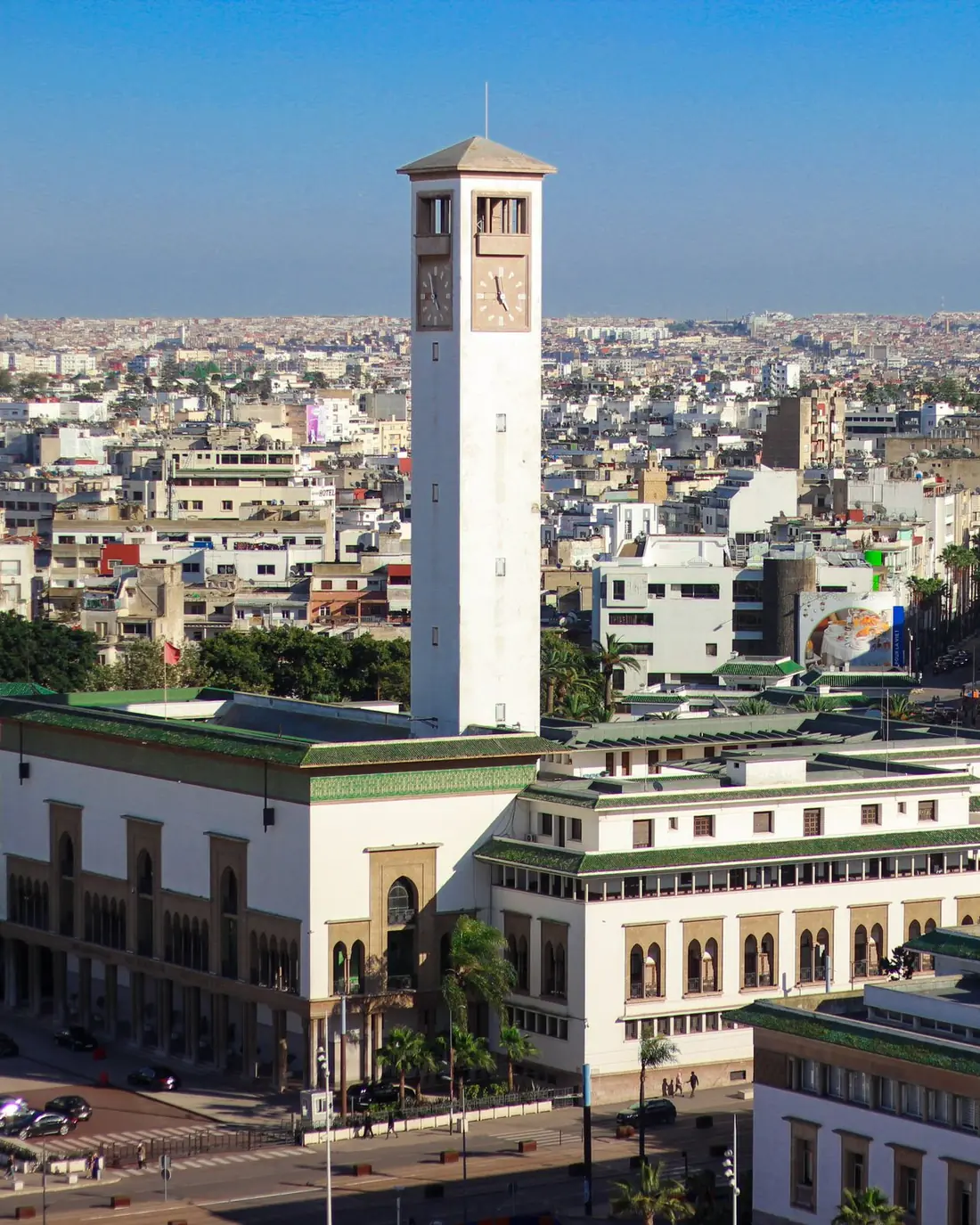 Vue sur le centre de Casablanca et sa tour de l’horloge